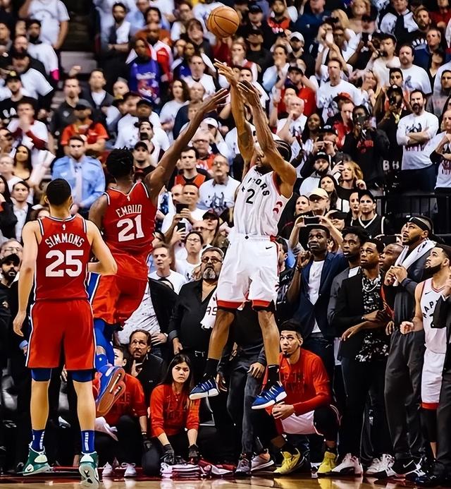 爱游戏体育-76人球星三分绝杀，全场观众热烈欢呼，如此所有希望.