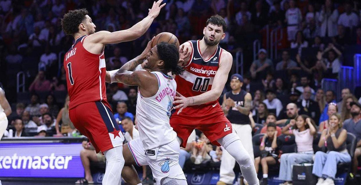 爱游戏官网-热火新秀表现惊艳，全场观众掌声不断，喜欢感觉过程精华.